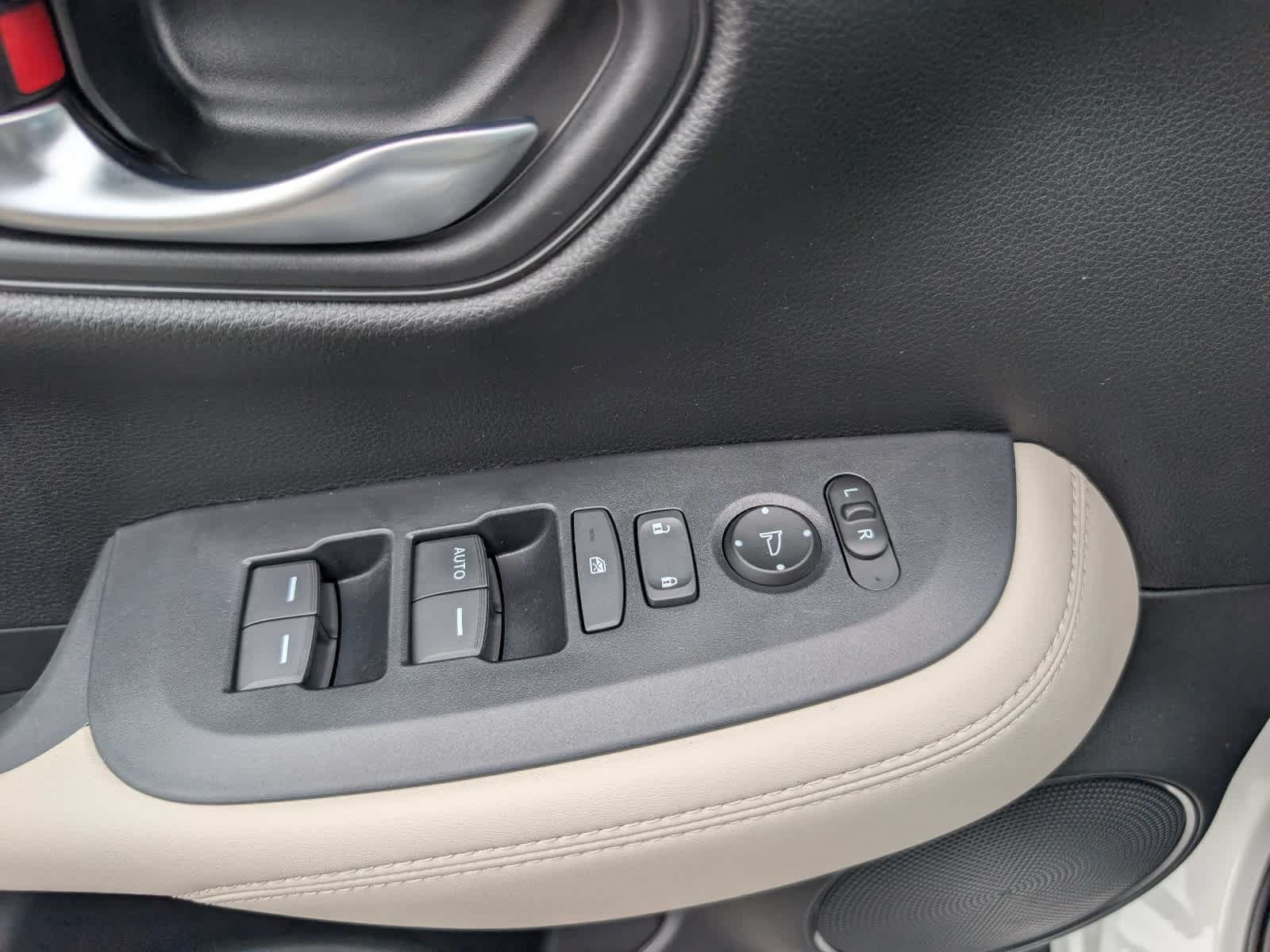 Certified 2024 Honda HR-V LX image 17