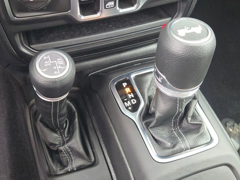 Certified 2025 Jeep Wrangler Unlimited Sahara w/ Safety Group image 25