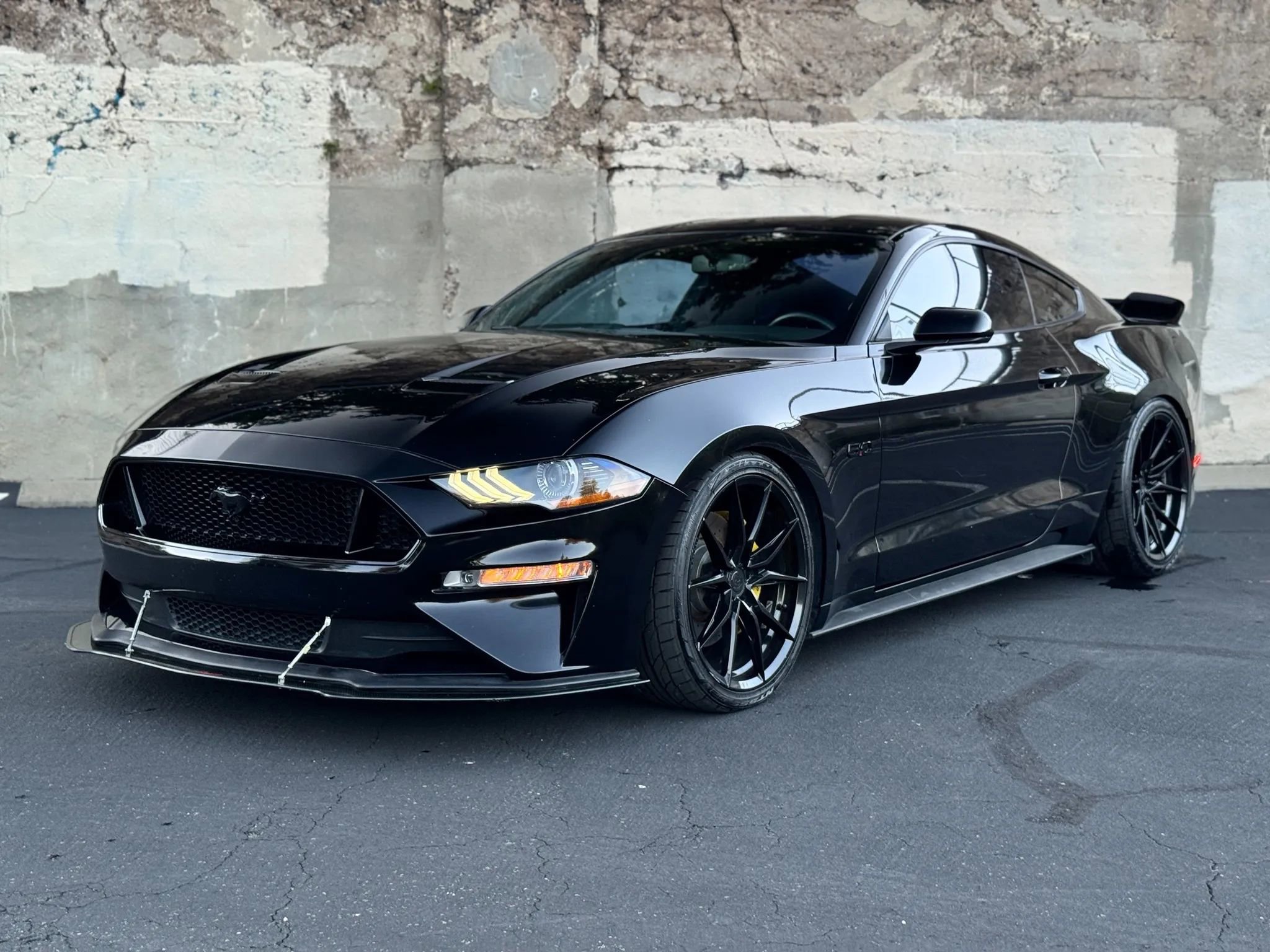 Used 2018 Ford Mustang GT w/ Equipment Group 301A RWD image 12