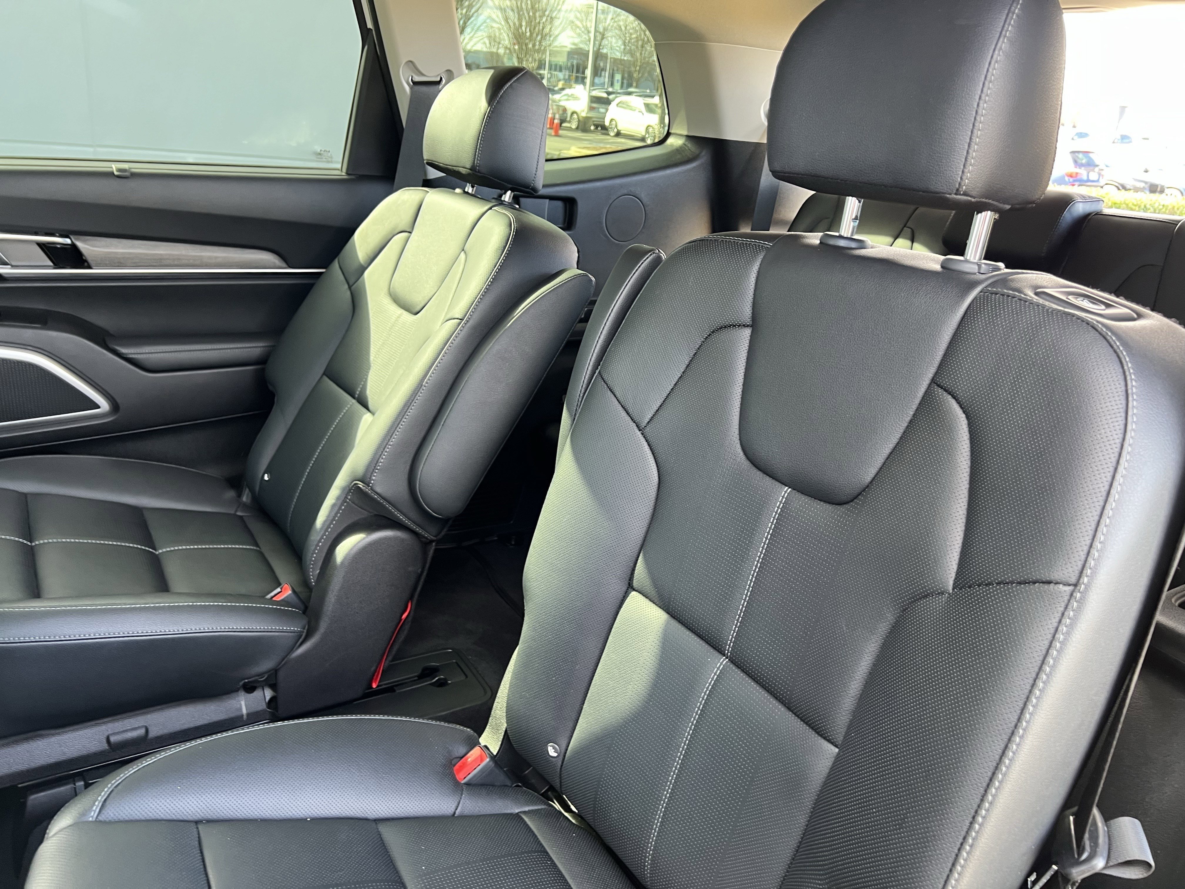 Used 2022 Kia Telluride EX w/ EX Premium Package image 32