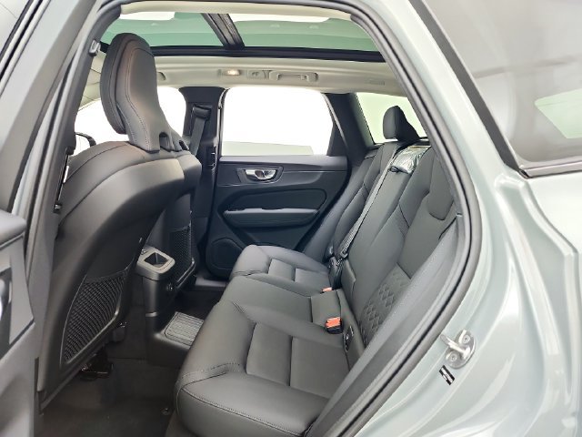 New 2026 Volvo XC60 T8 Plus w/ Protection Package Premier AWD/4WD image 28