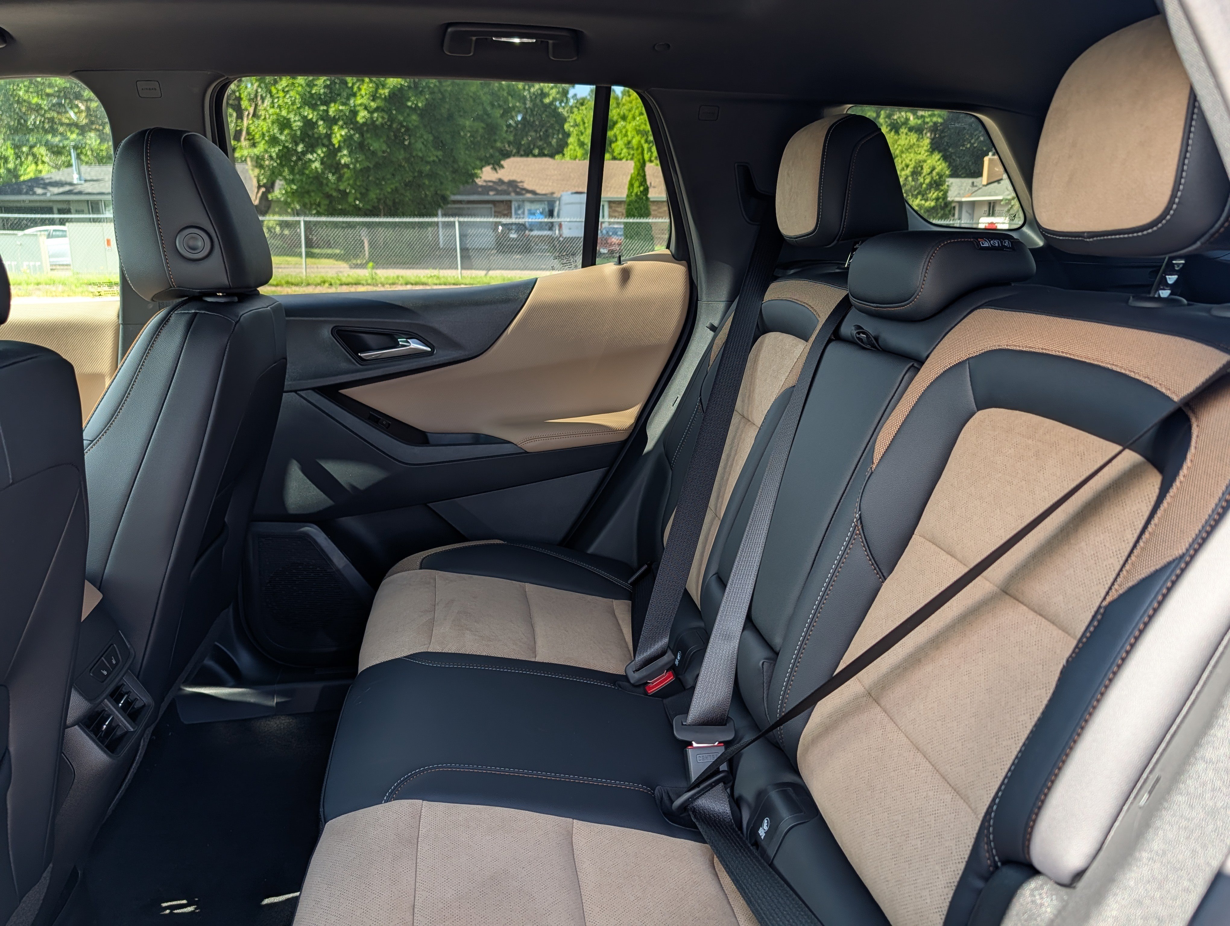 New 2026 Chevrolet Equinox ACTIV w/ Convenience Package III AWD/4WD image 9