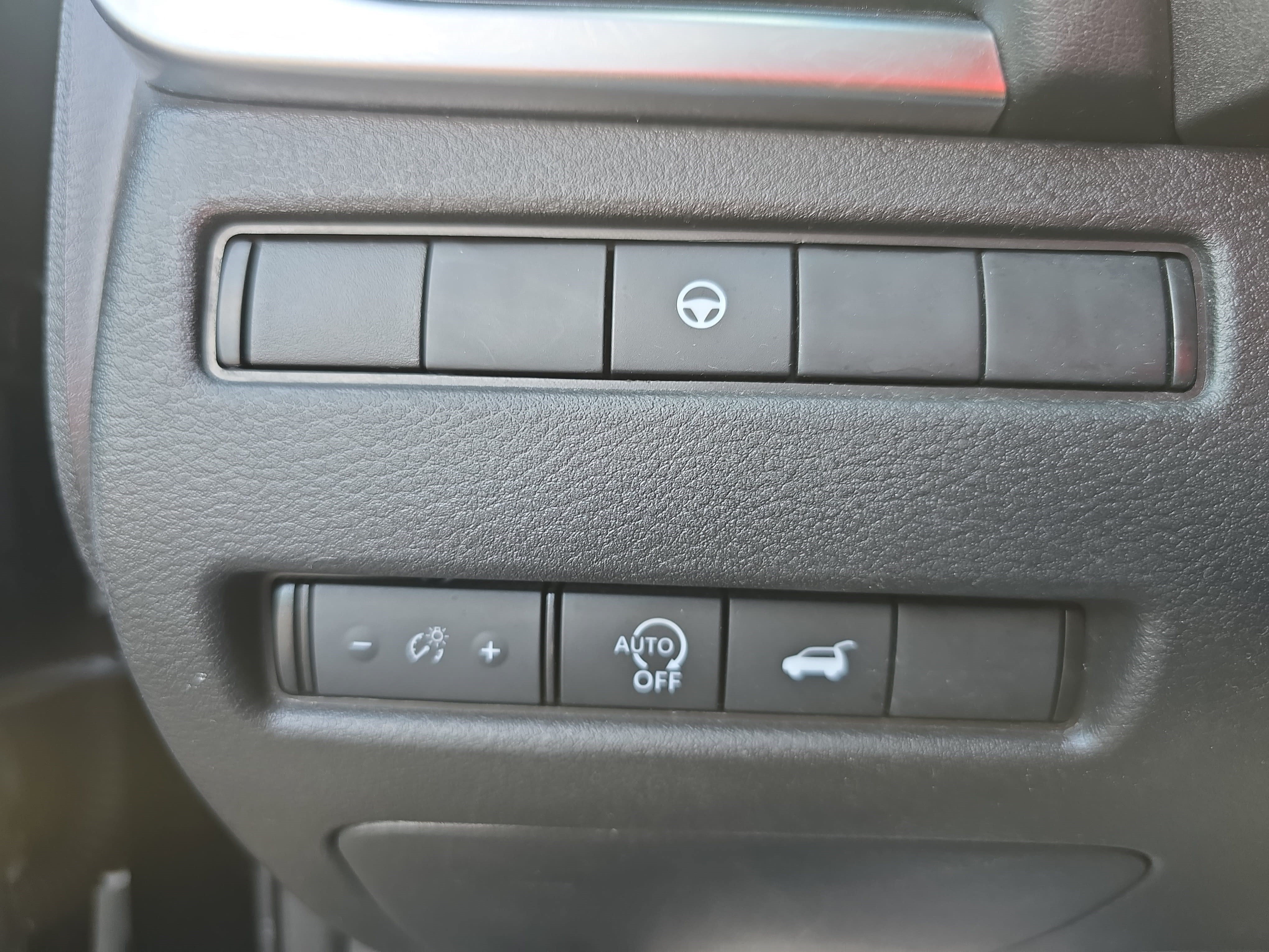 Used 2024 Nissan Rogue SV AWD/4WD image 25