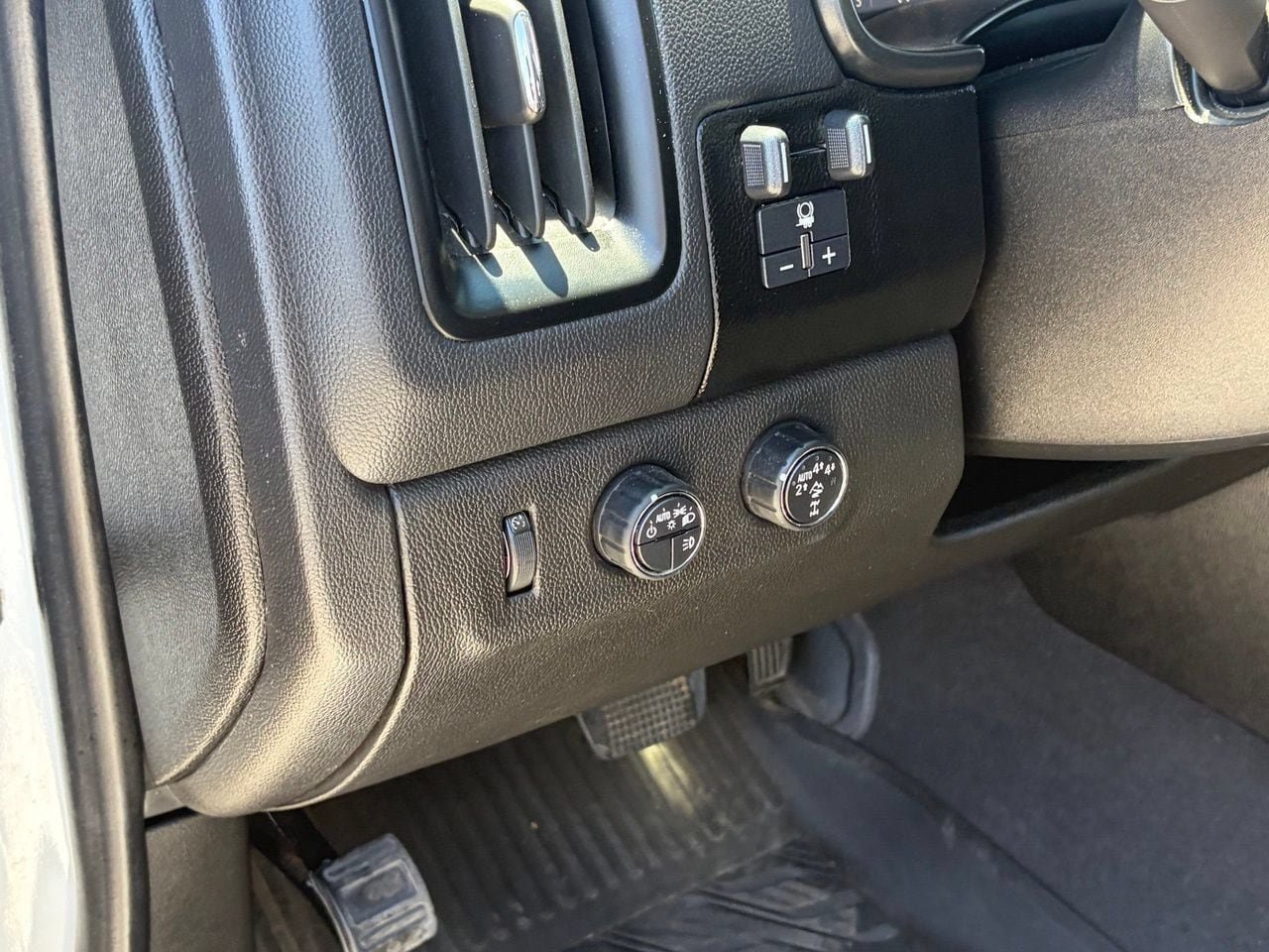 Used 2021 Chevrolet Colorado ZR2 w/ ZR2 Dusk Special Edition AWD/4WD image 6