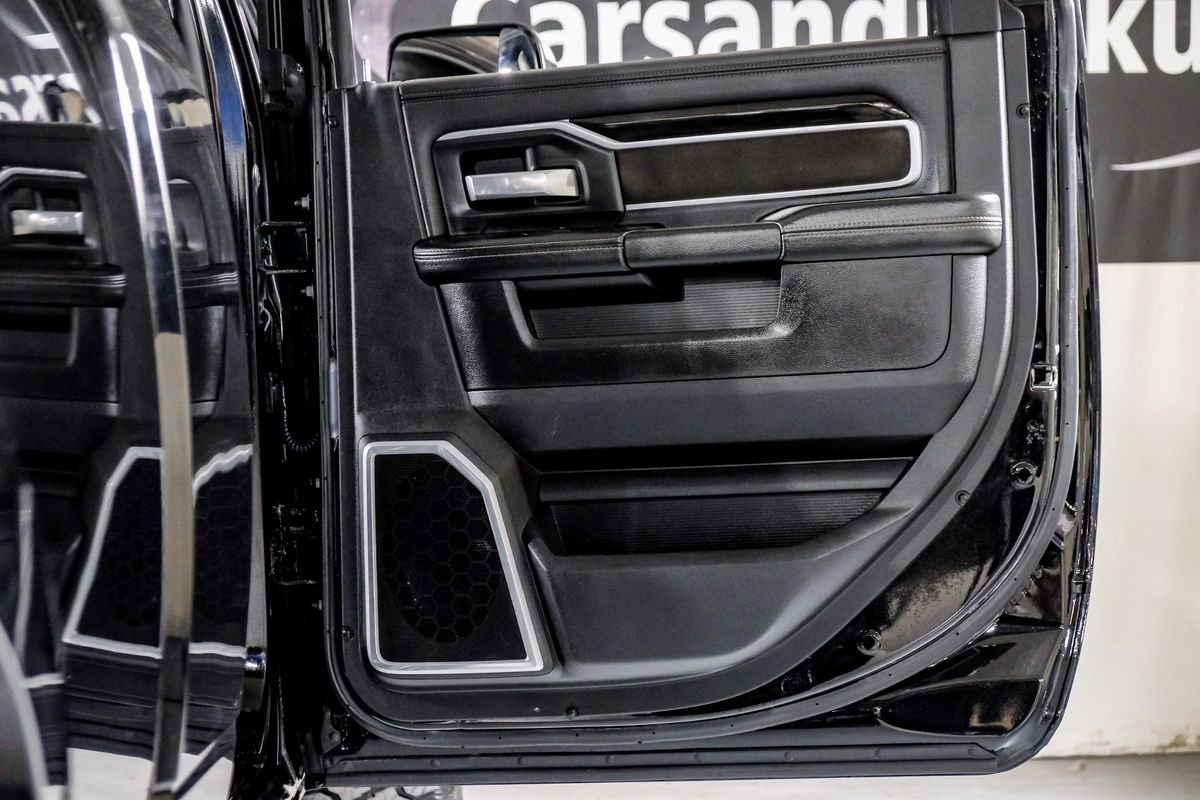 Used 2020 RAM 2500 Laramie w/ Night Edition image 38