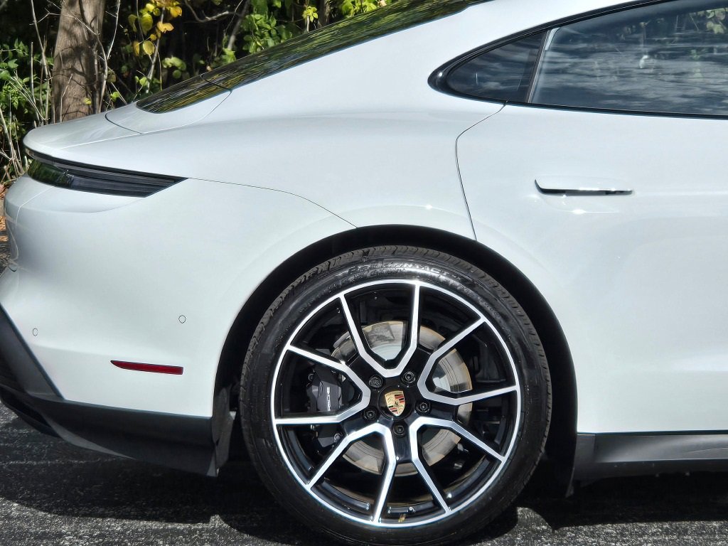 New 2026 Porsche Taycan image 14