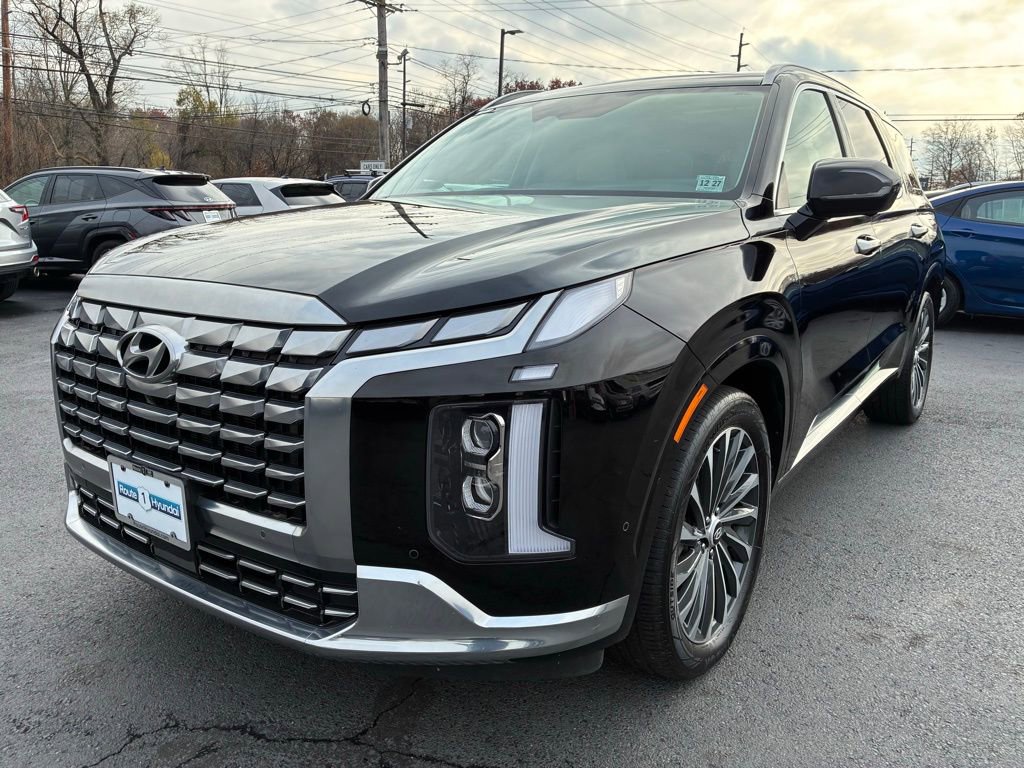Used 2023 Hyundai Palisade Calligraphy w/ Cargo Package image 3