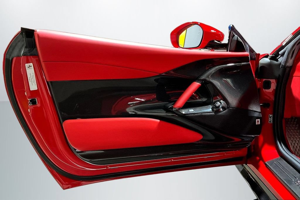 Used 2022 Ferrari 812 Competizione RWD image 18