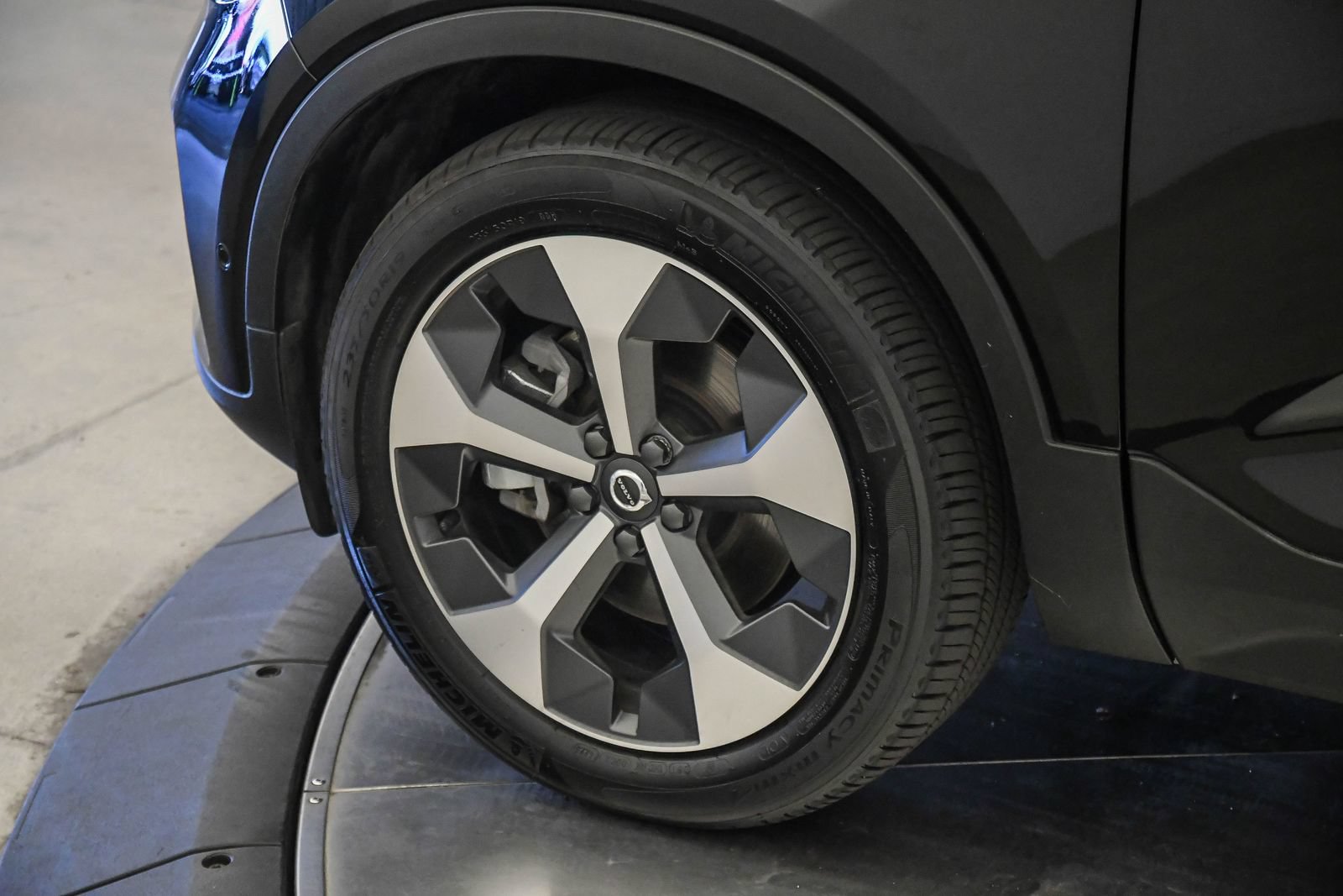 Certified 2026 Volvo XC40 B5 Plus AWD/4WD image 9