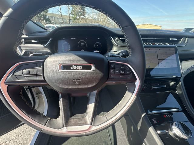 Used 2023 Jeep Grand Cherokee Limited image 13