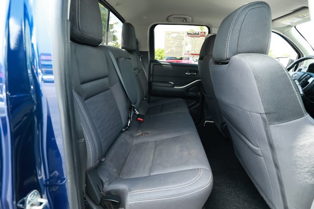 Used 2022 Nissan Frontier SV AWD/4WD image 30