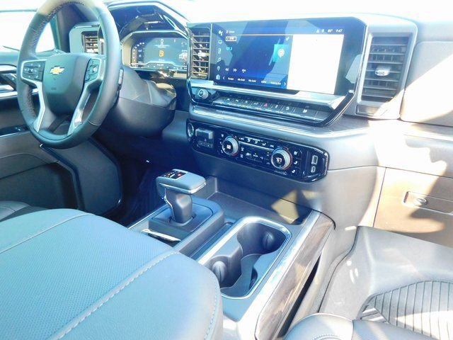 Used 2024 Chevrolet Silverado 1500 LTZ w/ LTZ Premium Package image 26