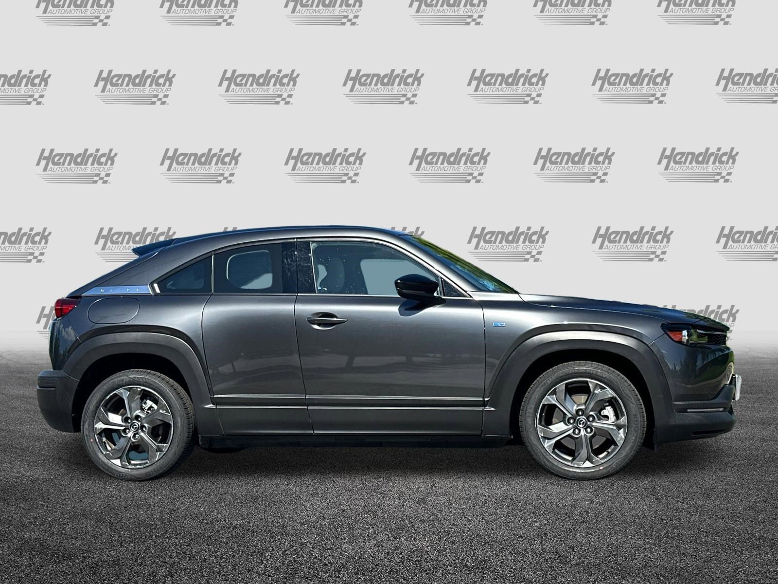 Used 2023 MAZDA MX-30 Electric w/ Premium Plus Pkg image 3