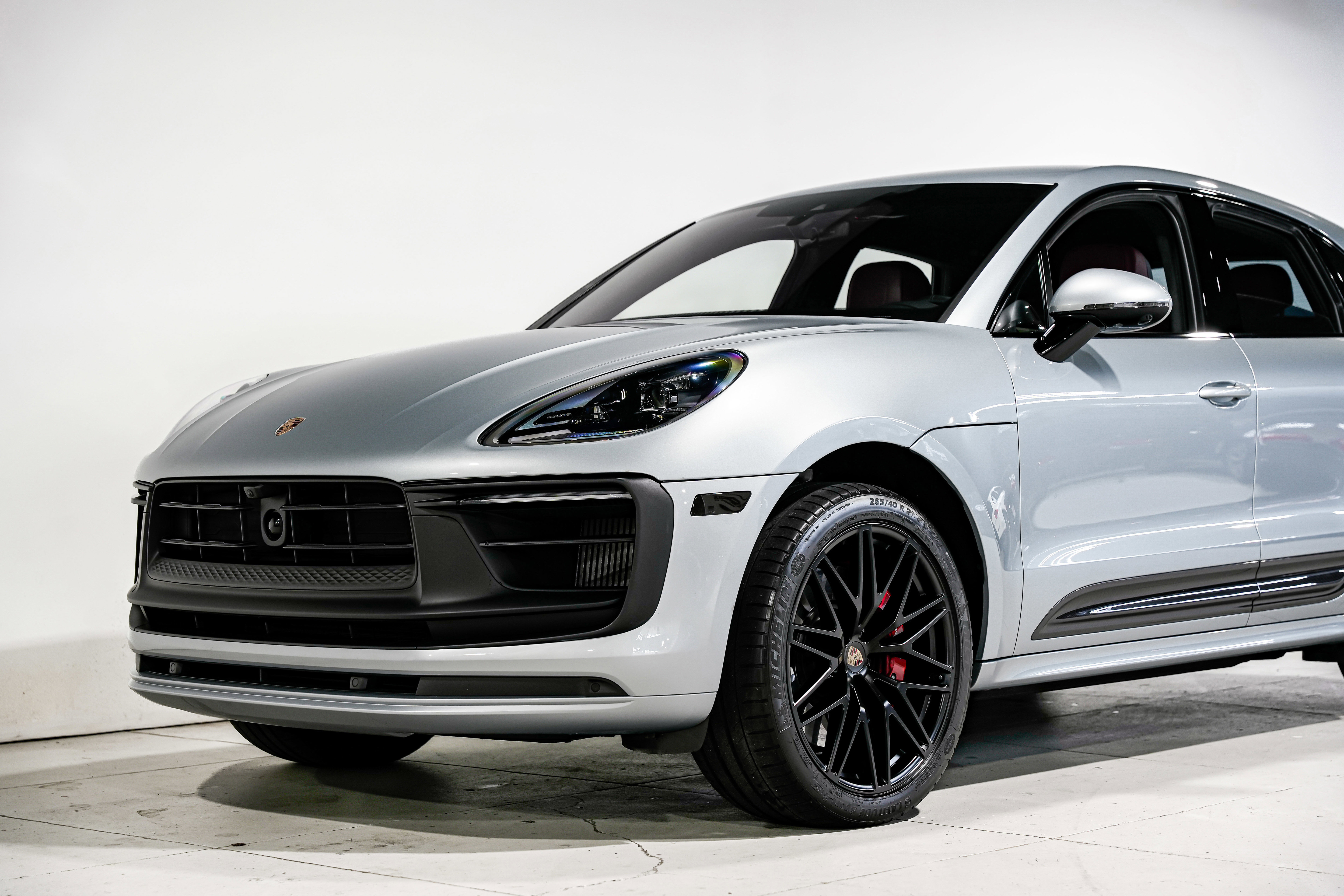 Used 2022 Porsche Macan GTS w/ Sport Chrono Package image 40