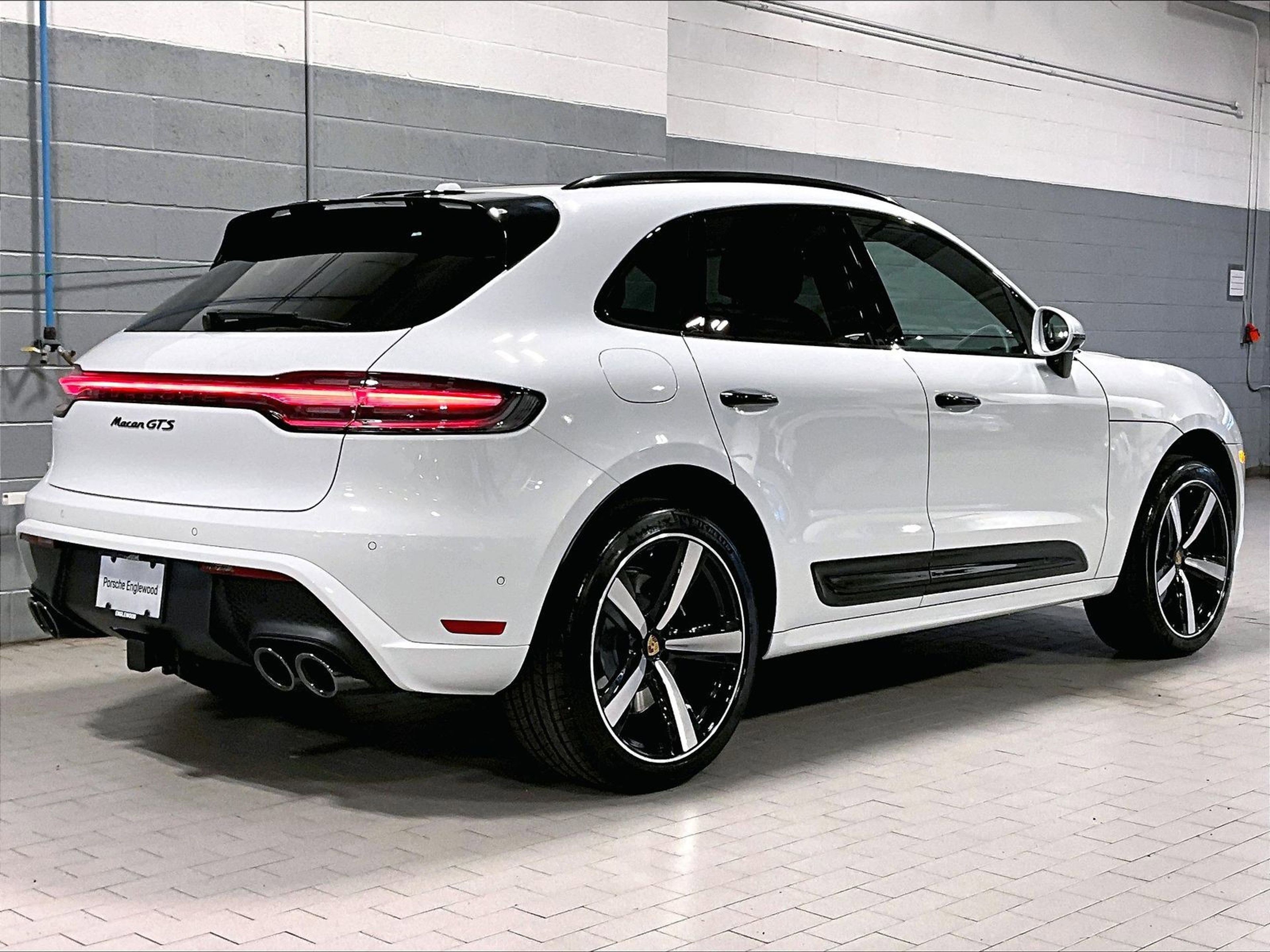 New 2026 Porsche Macan GTS image 24