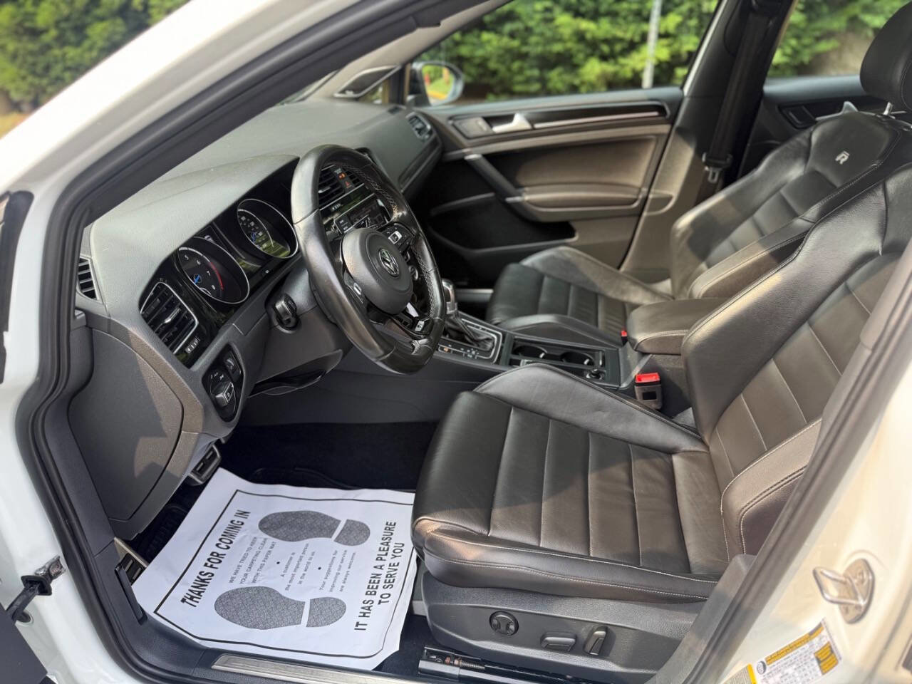 Used 2015 Volkswagen Golf R 4-Door image 19