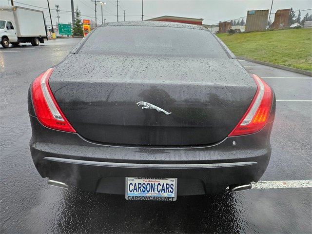 Used 2011 Jaguar XJ image 4
