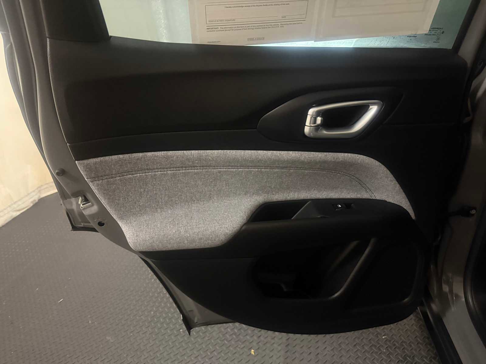 Used 2023 Jeep Compass Latitude image 23