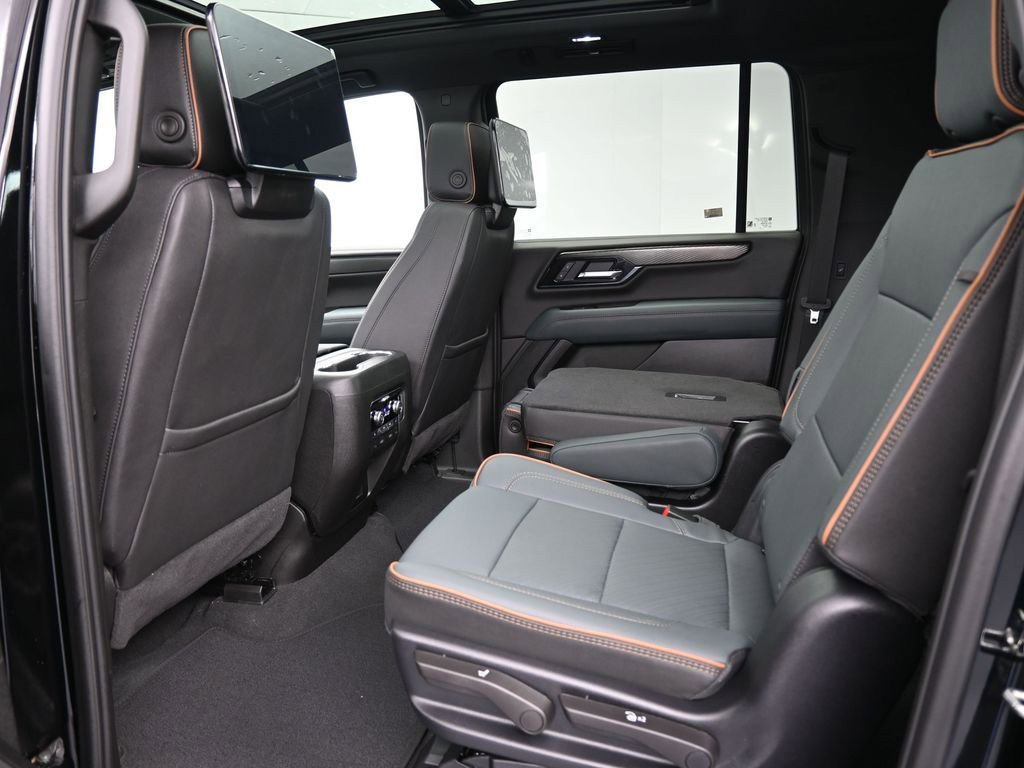 New 2025 GMC Yukon XL AT4 w/ AT4 Premium Plus Package image 16