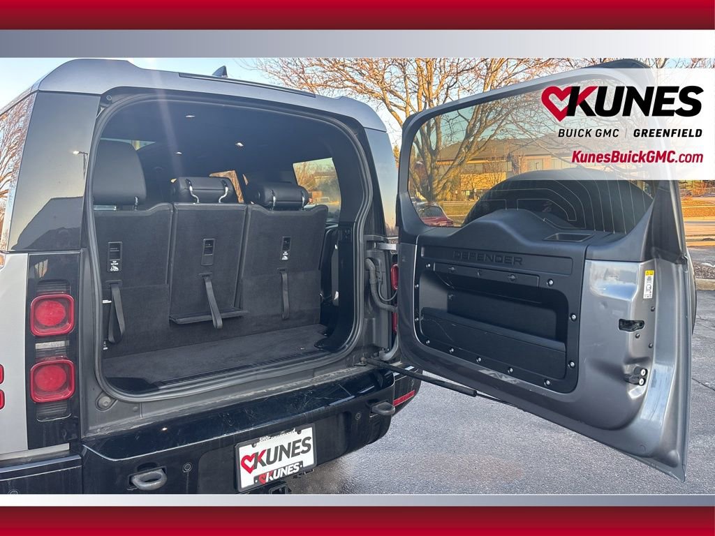 Used 2024 Land Rover Defender 130 X-Dynamic SE image 42