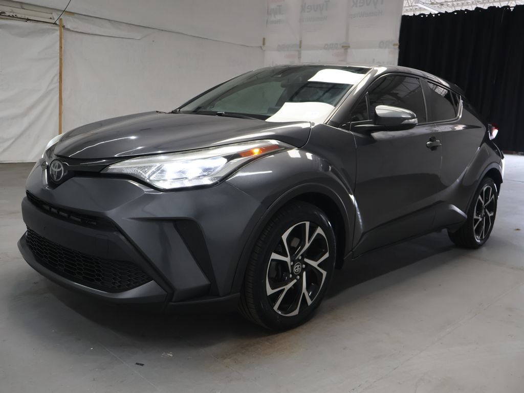 Used 2021 Toyota C-HR XLE FWD image 3