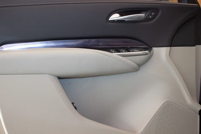 Used 2023 Cadillac XT4 Luxury w/ Cold Weather Package image 22