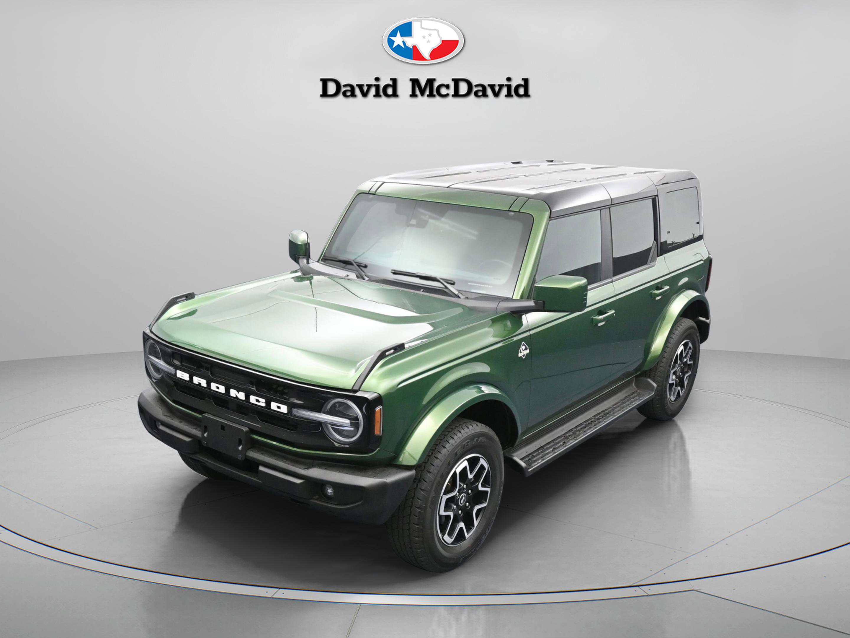 Used 2025 Ford Bronco Outer Banks AWD/4WD image 2