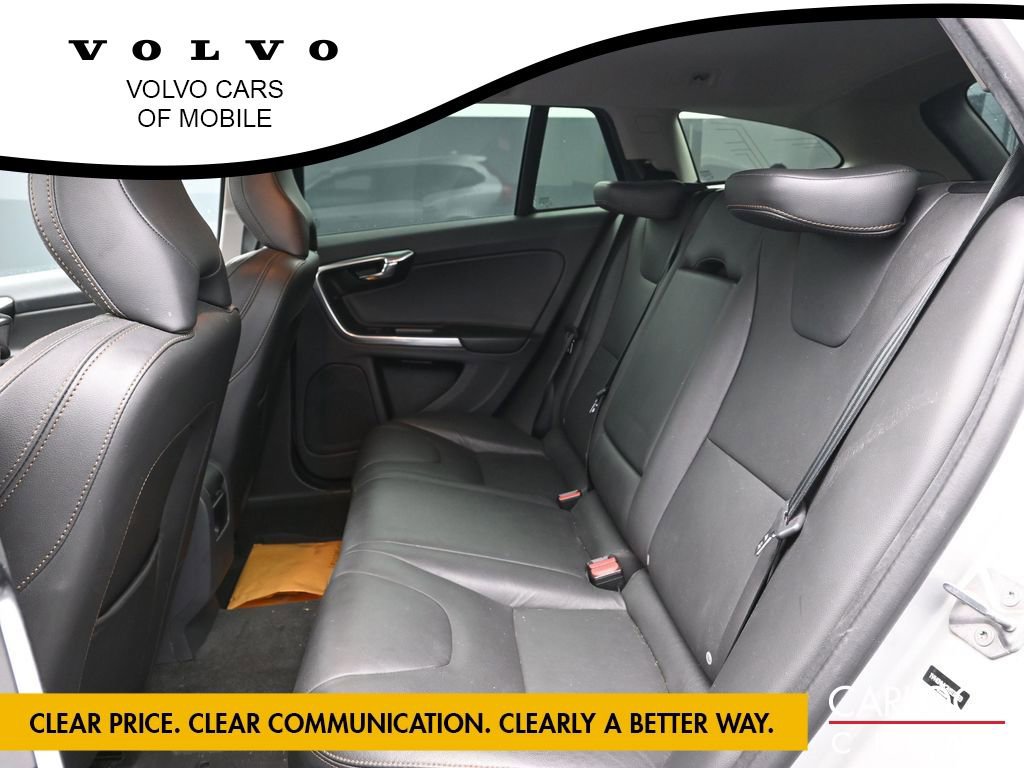 Used 2017 Volvo V60 T5 Cross Country w/ Convenience Package image 12