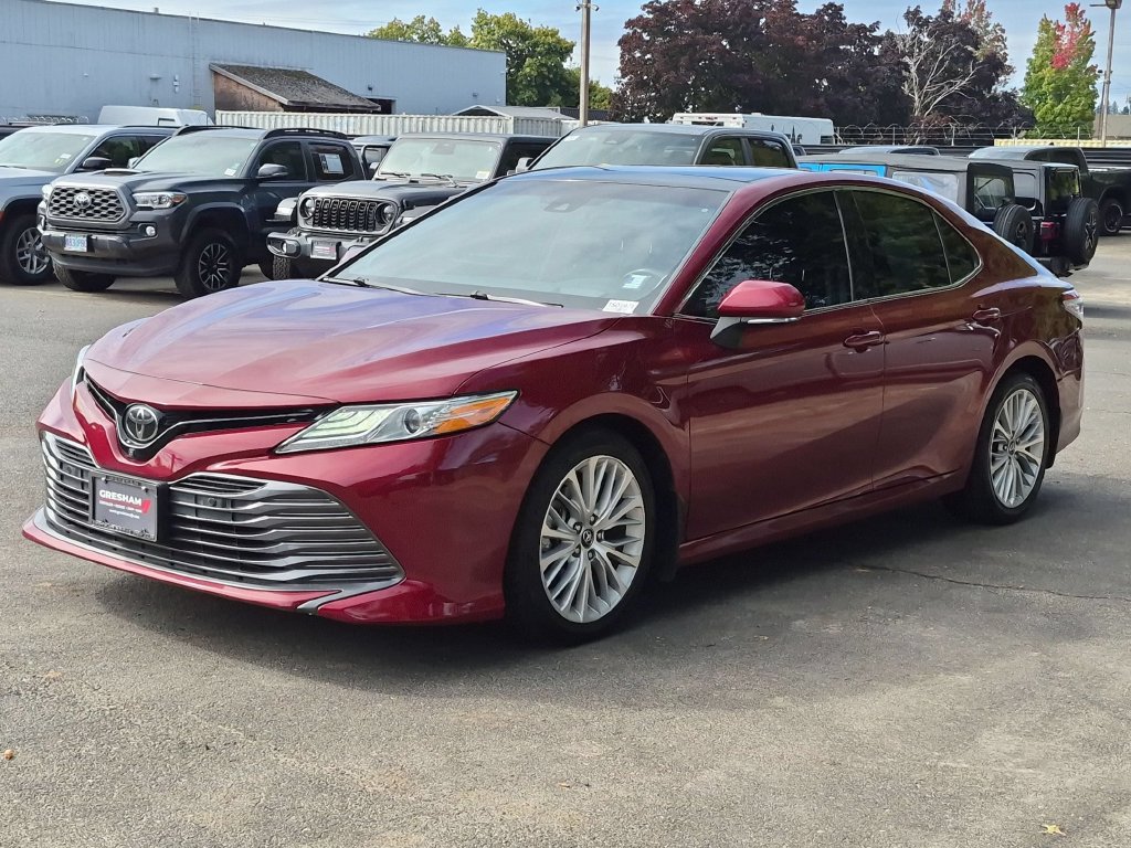 Used 2018 Toyota Camry XLE w/ Driver Assist Package FWD image 3