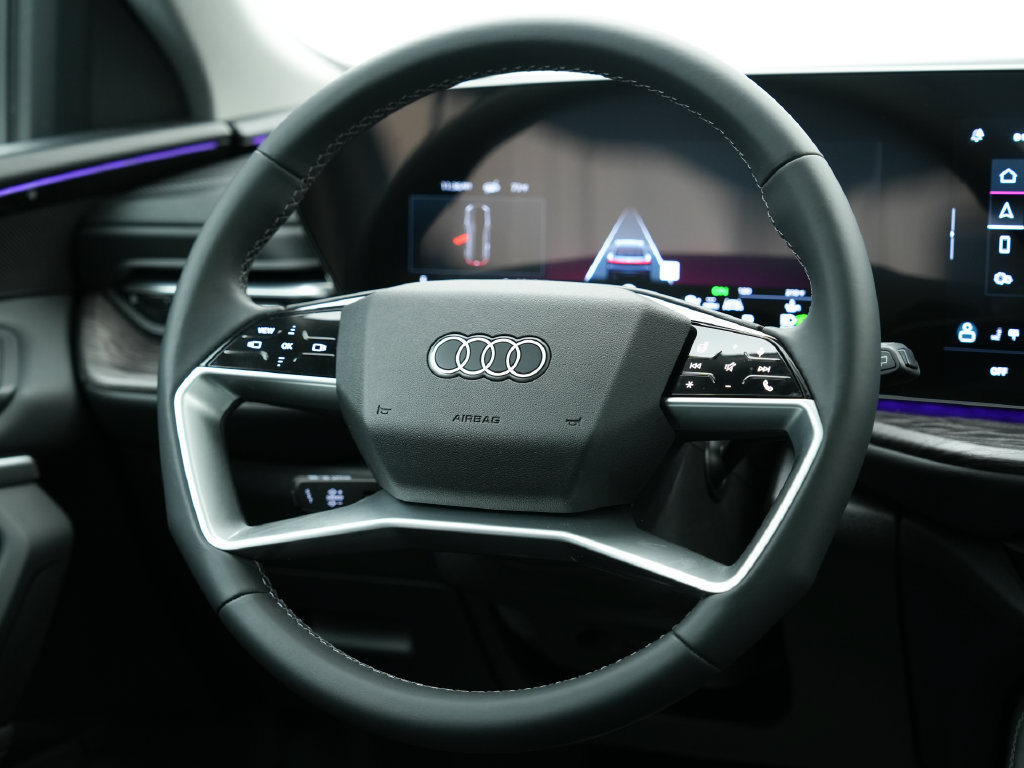 Certified 2025 Audi Q5 Premium w/ Convenience Package AWD/4WD image 12