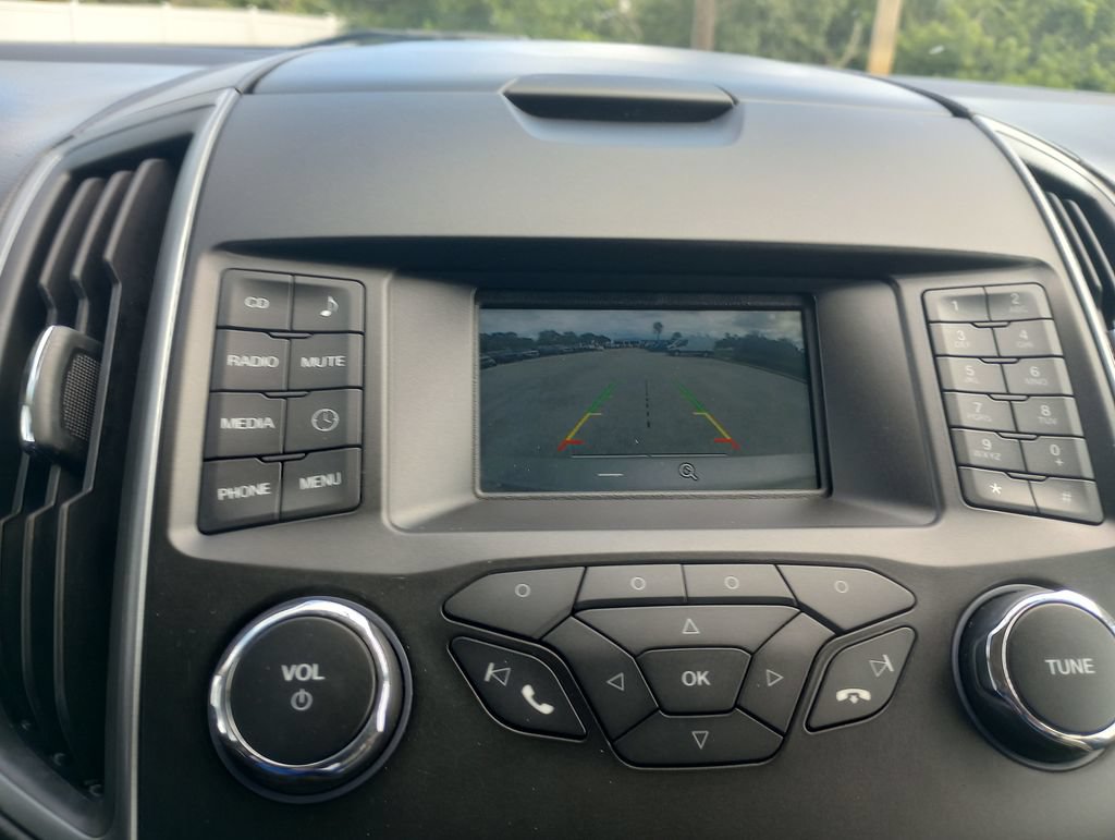 Certified 2018 Ford Edge SE FWD image 29
