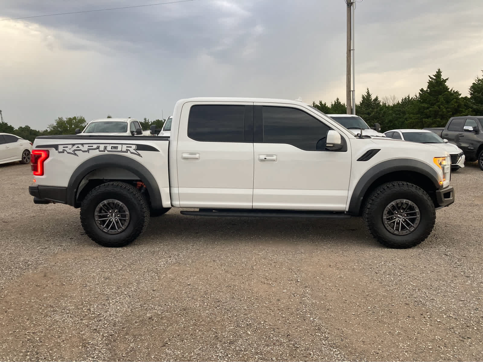 Used 2019 Ford F150 Raptor w/ Equipment Group 802A Luxury AWD/4WD image 8
