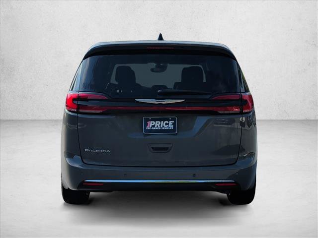 Used 2025 Chrysler Pacifica Select FWD image 6