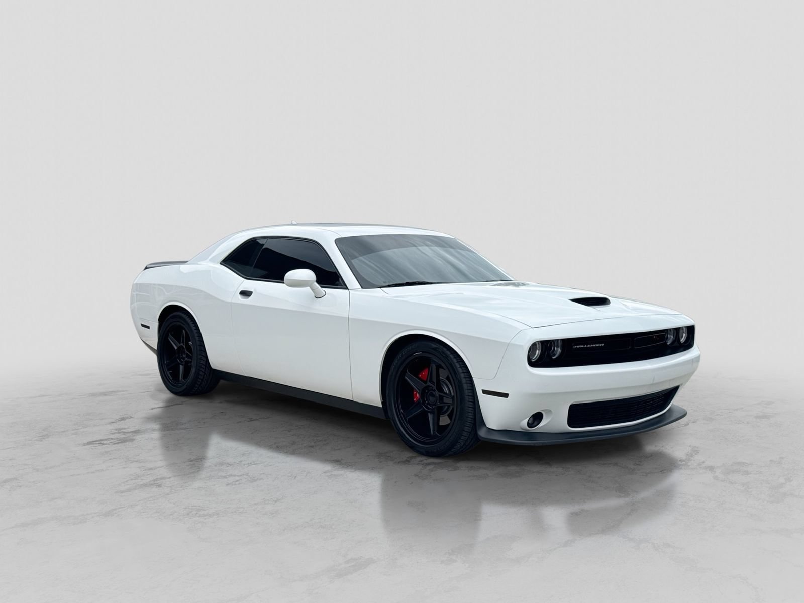 Used 2019 Dodge Challenger R/T w/ Driver Convenience Group RWD image 10