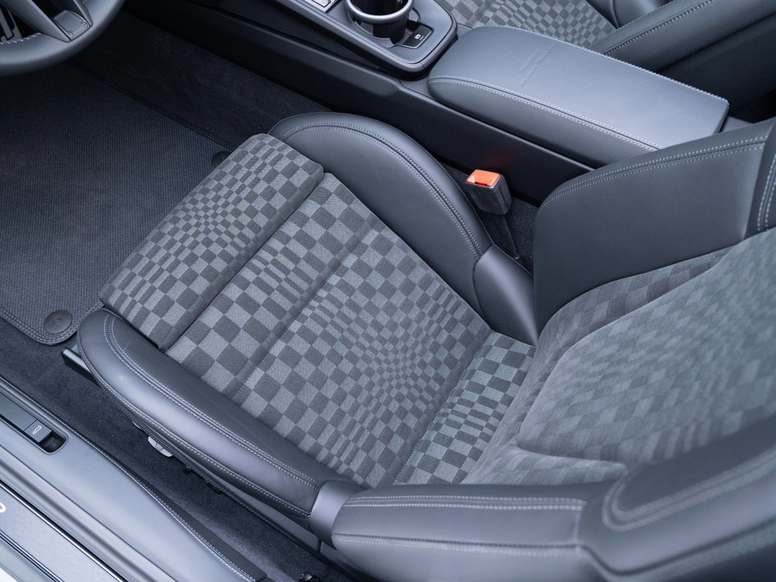 Certified 2026 Porsche 911 GTS image 17