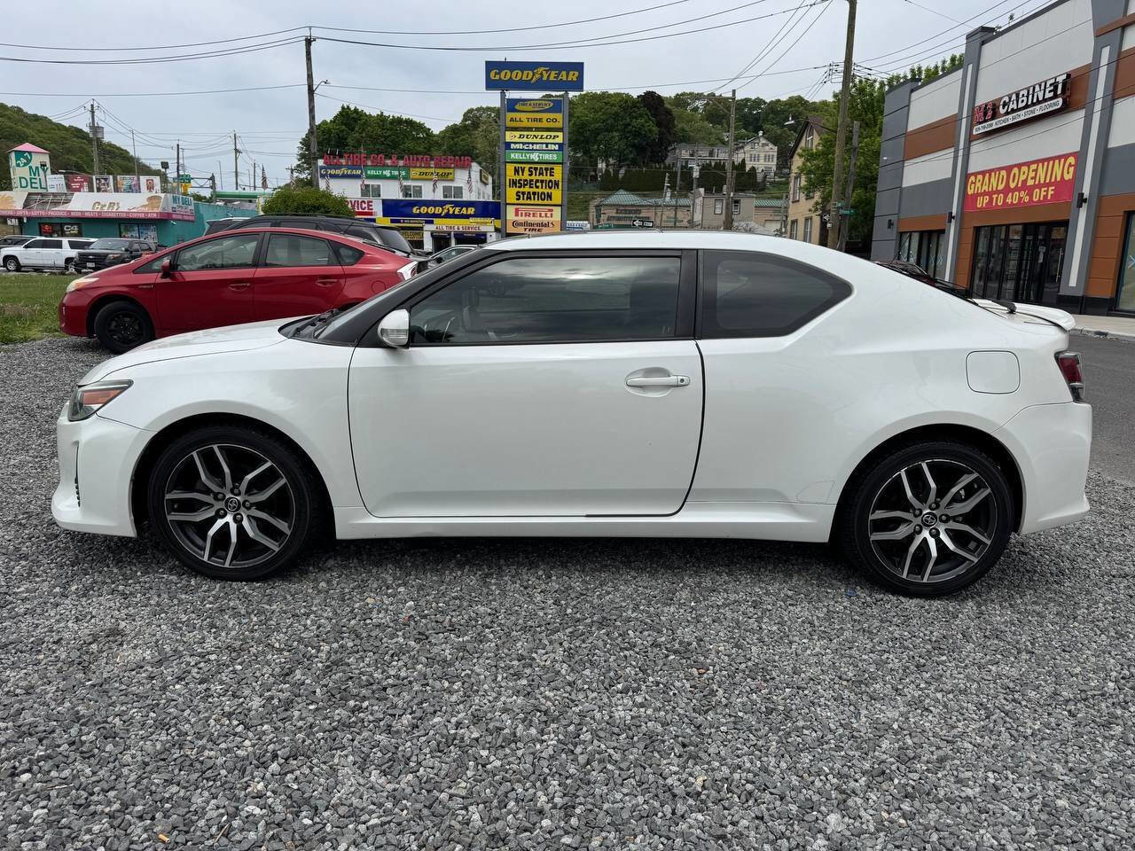 Used 2016 Scion tC FWD image 8