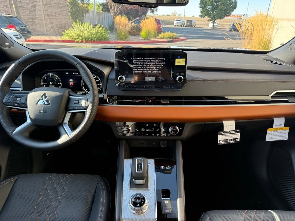 New 2025 Mitsubishi Outlander SEL image 13