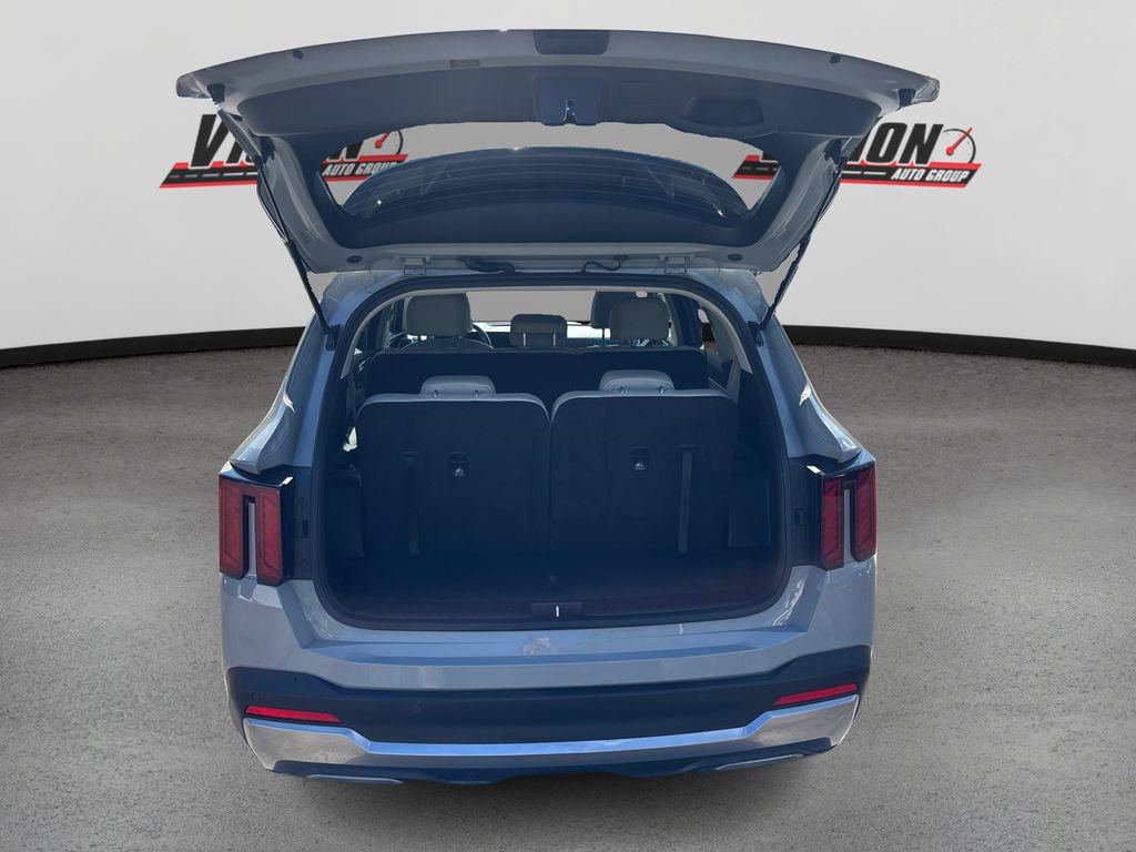 Certified 2025 Kia Sorento S image 11