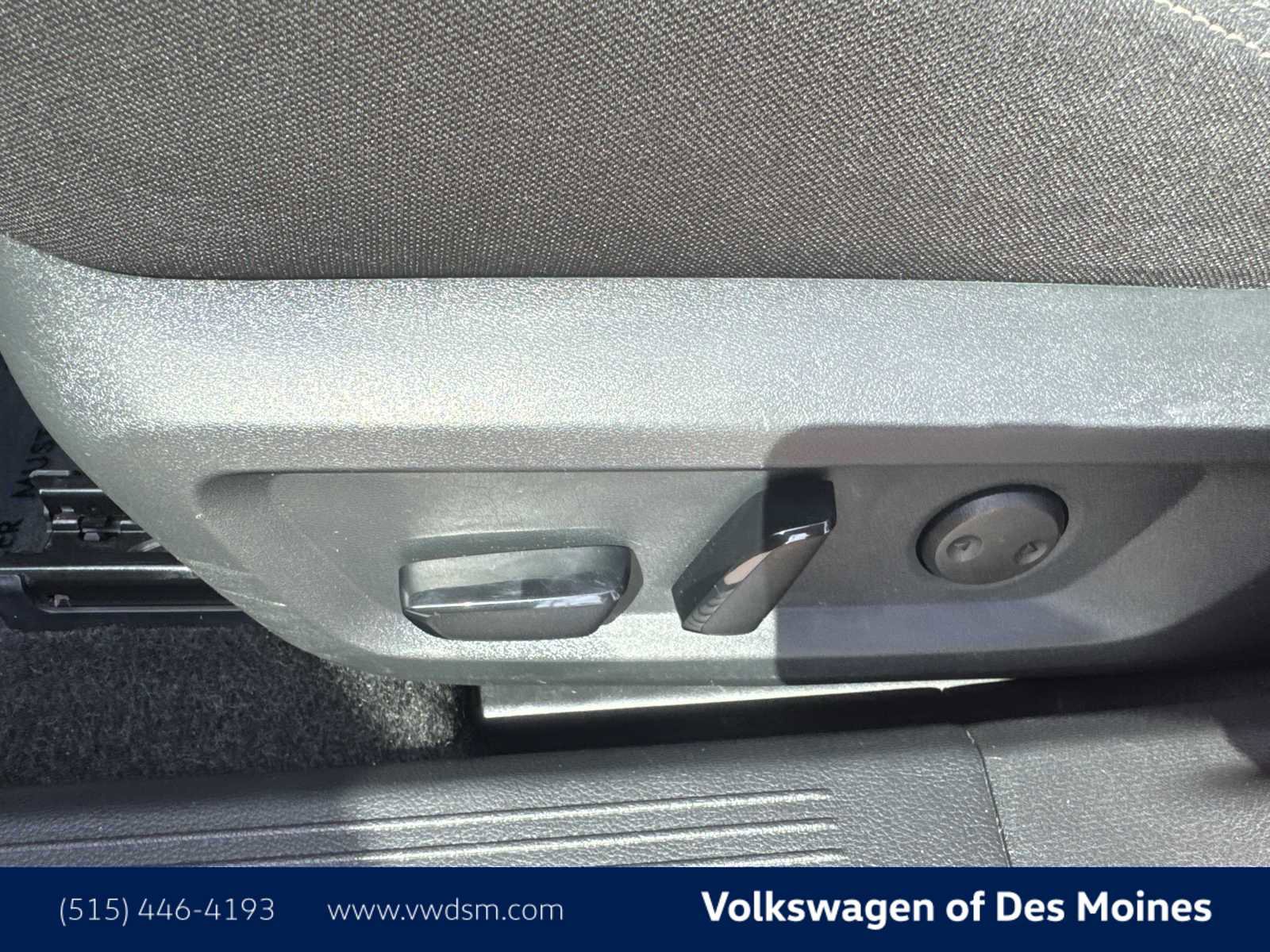 Used 2023 Nissan Rogue SV image 24