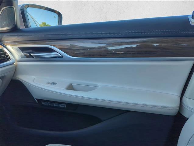 Used 2017 BMW 740i RWD image 22