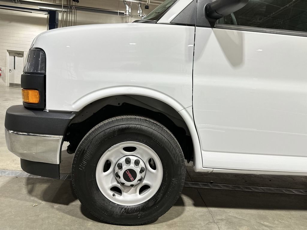 Used 2024 GMC Savana 2500 w/ Driver Convenience Package image 18