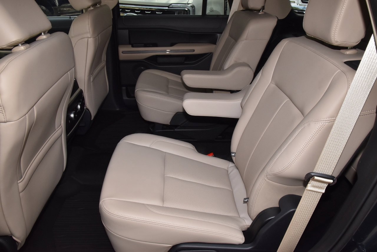 Used 2024 Ford Expedition XLT RWD image 14