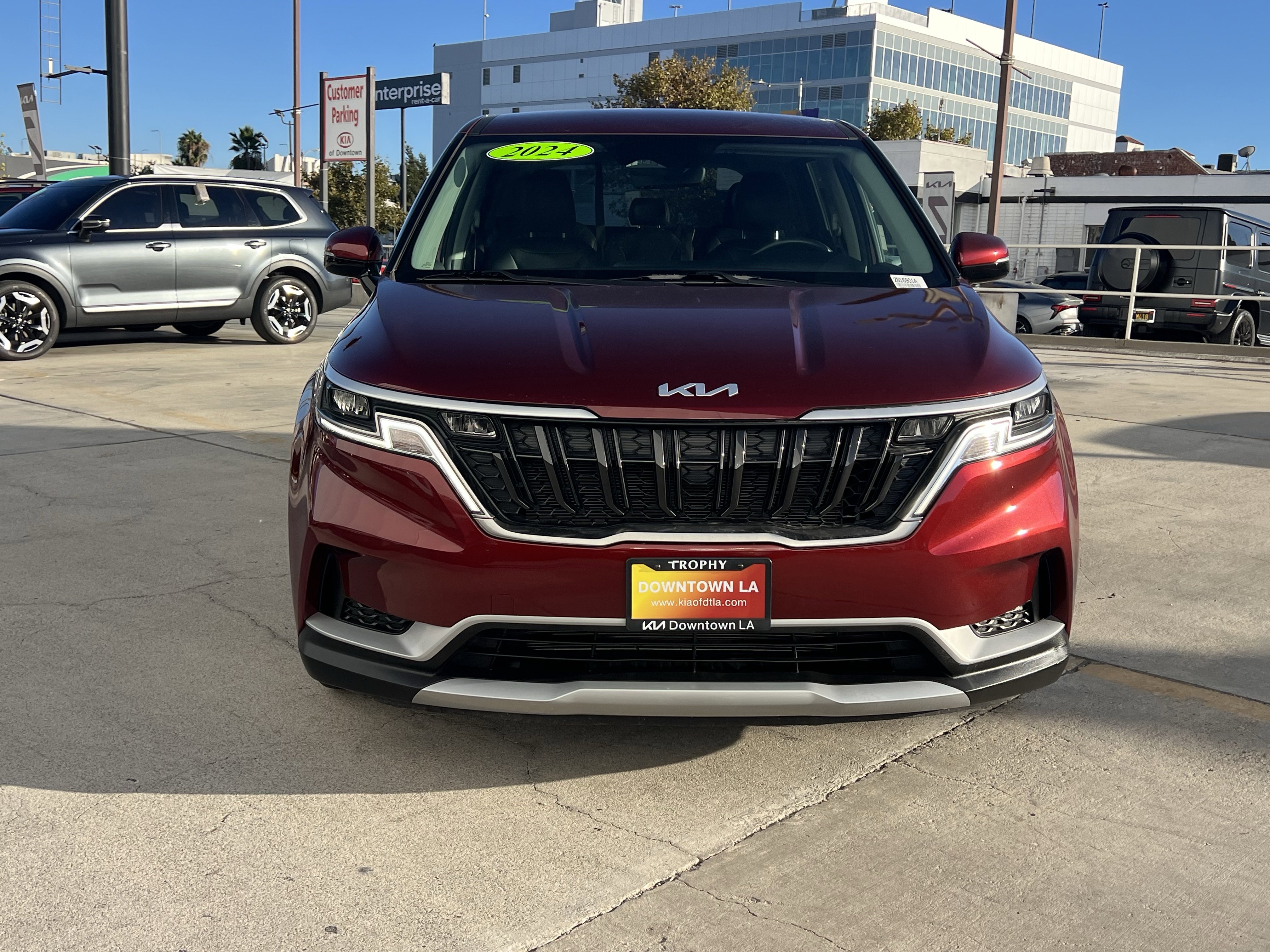 Used 2024 Kia Carnival LX image 9