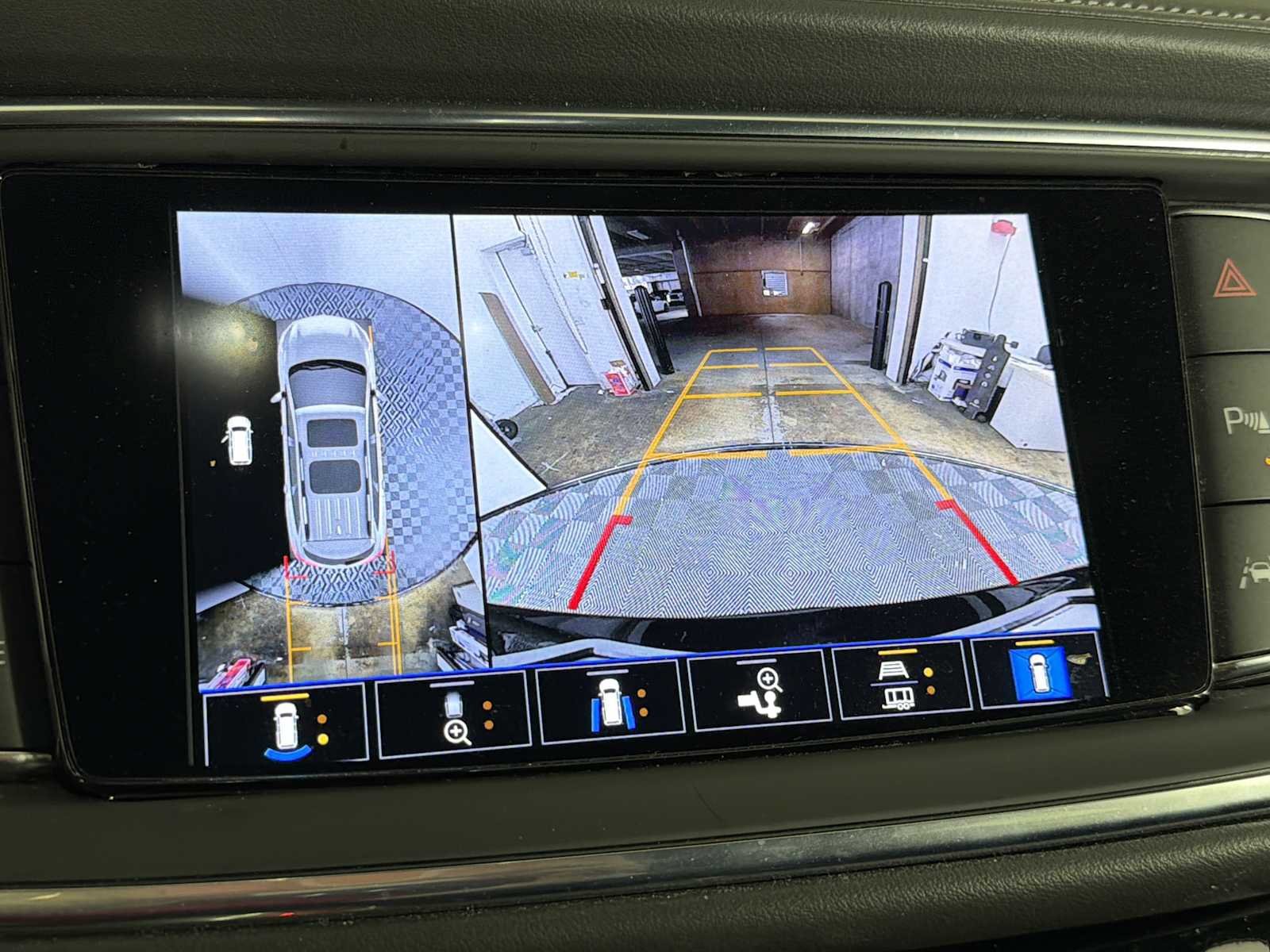 Certified 2023 Buick Enclave Avenir FWD image 31