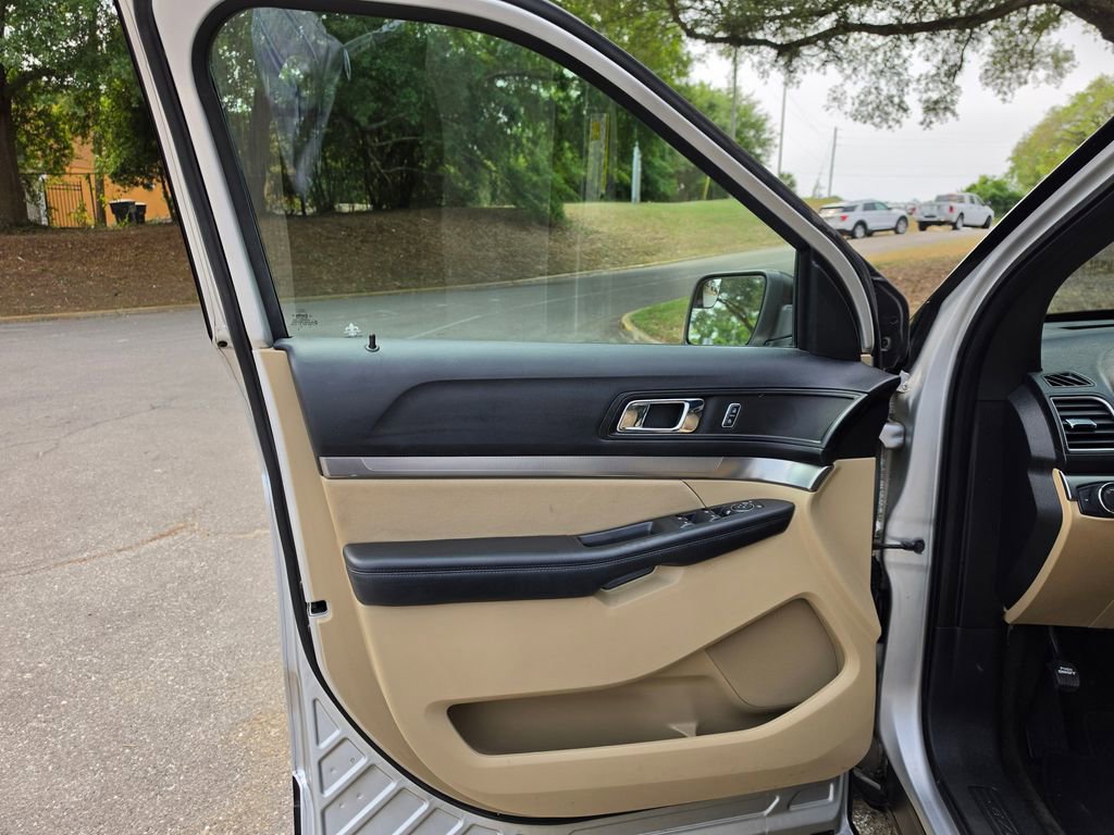 Used 2017 Ford Explorer FWD image 24