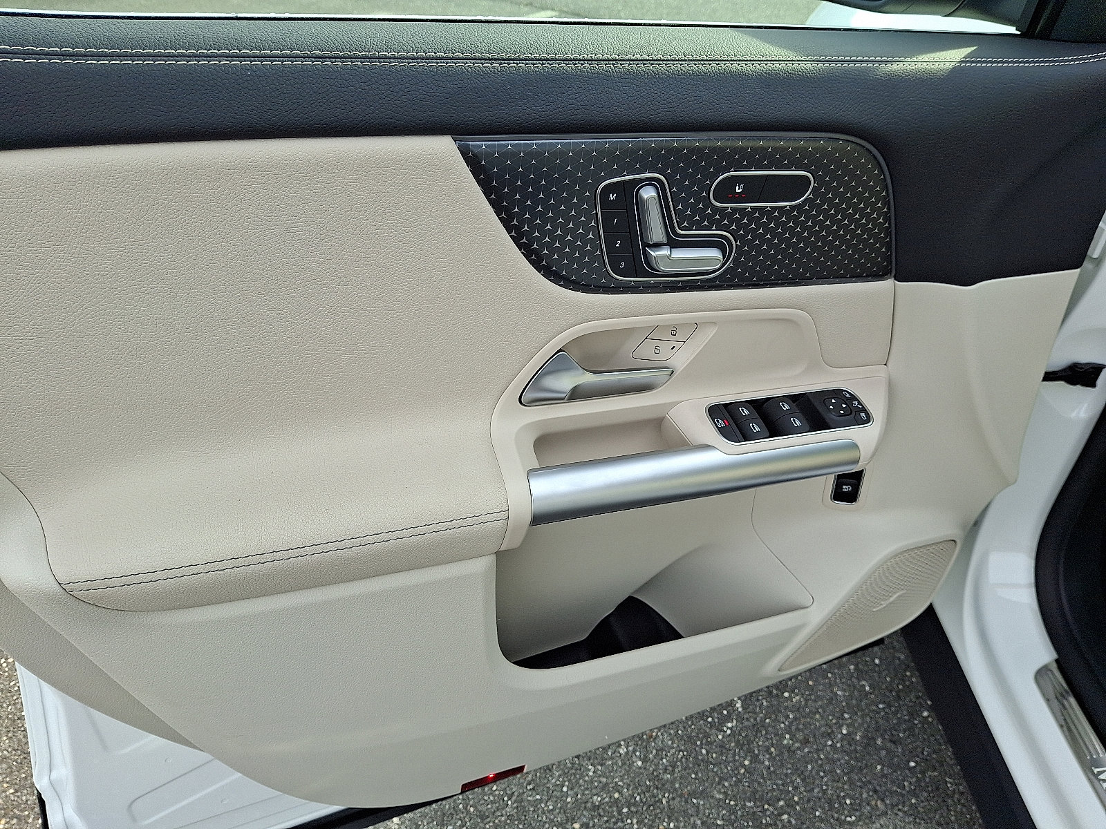 Certified 2025 Mercedes-Benz GLA 250 4MATIC image 12