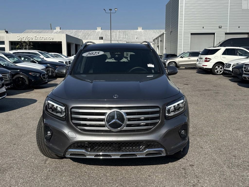 Used 2025 Mercedes-Benz GLB 250 image 2