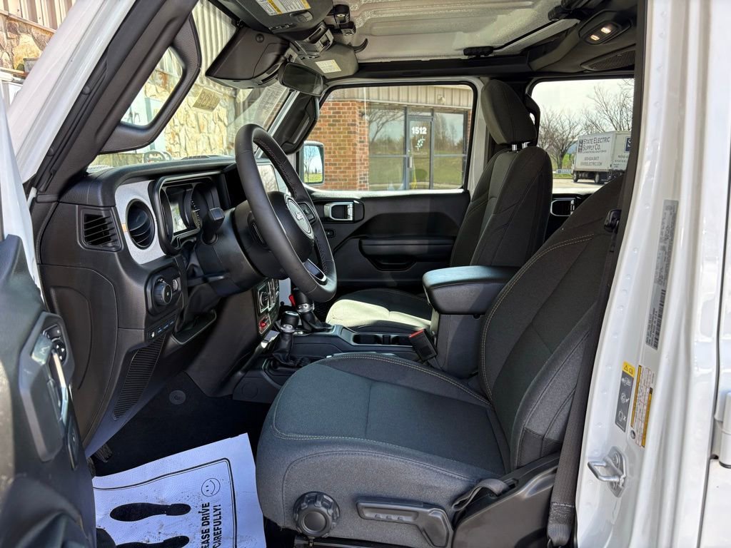 Used 2025 Jeep Wrangler Willys 4xe image 18