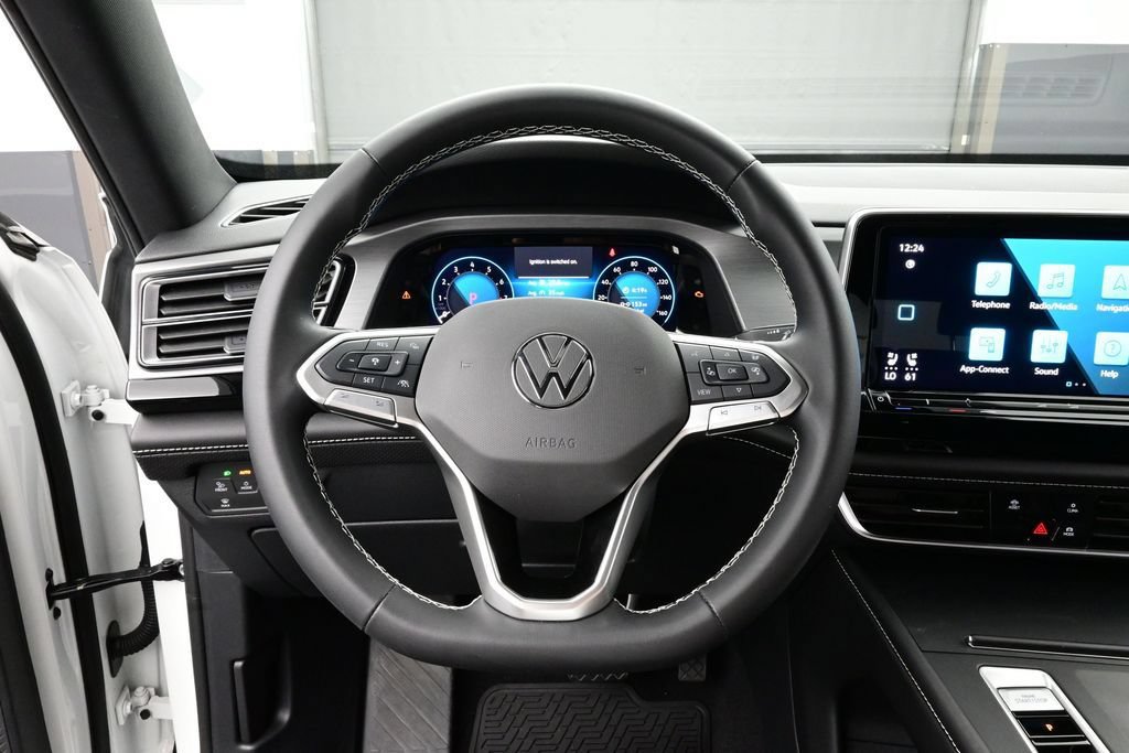 Used 2024 Volkswagen Atlas Cross Sport SE FWD image 8