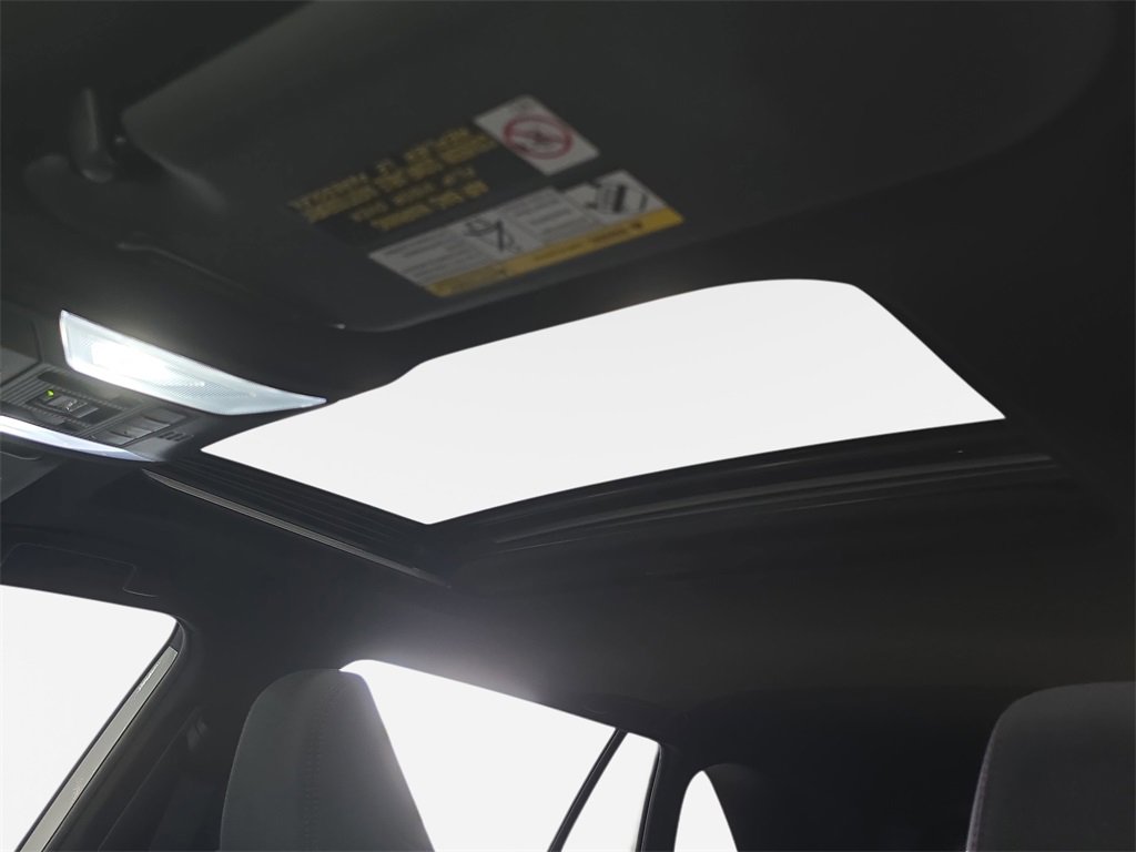 Used 2021 Toyota RAV4 SE image 28